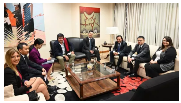 El Gobernador se reunió con directivos de la minera PLASA para avanzar en un proyecto sustentable de litio en el Salar de Diablillos