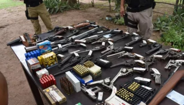 La Policía secuestró granadas, explosivos y armas de fuego en una finca de Chicoana