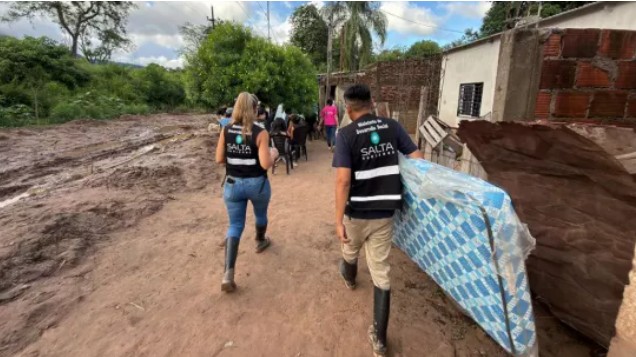 Desarrollo Social asistió a más de 100 familias afectadas por las intensas lluvias en 11 municipios
