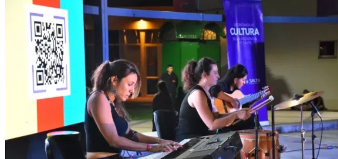 Mujeres y Diversidades en Escena reunió música, entrevistas y streaming en la Usina Cultural